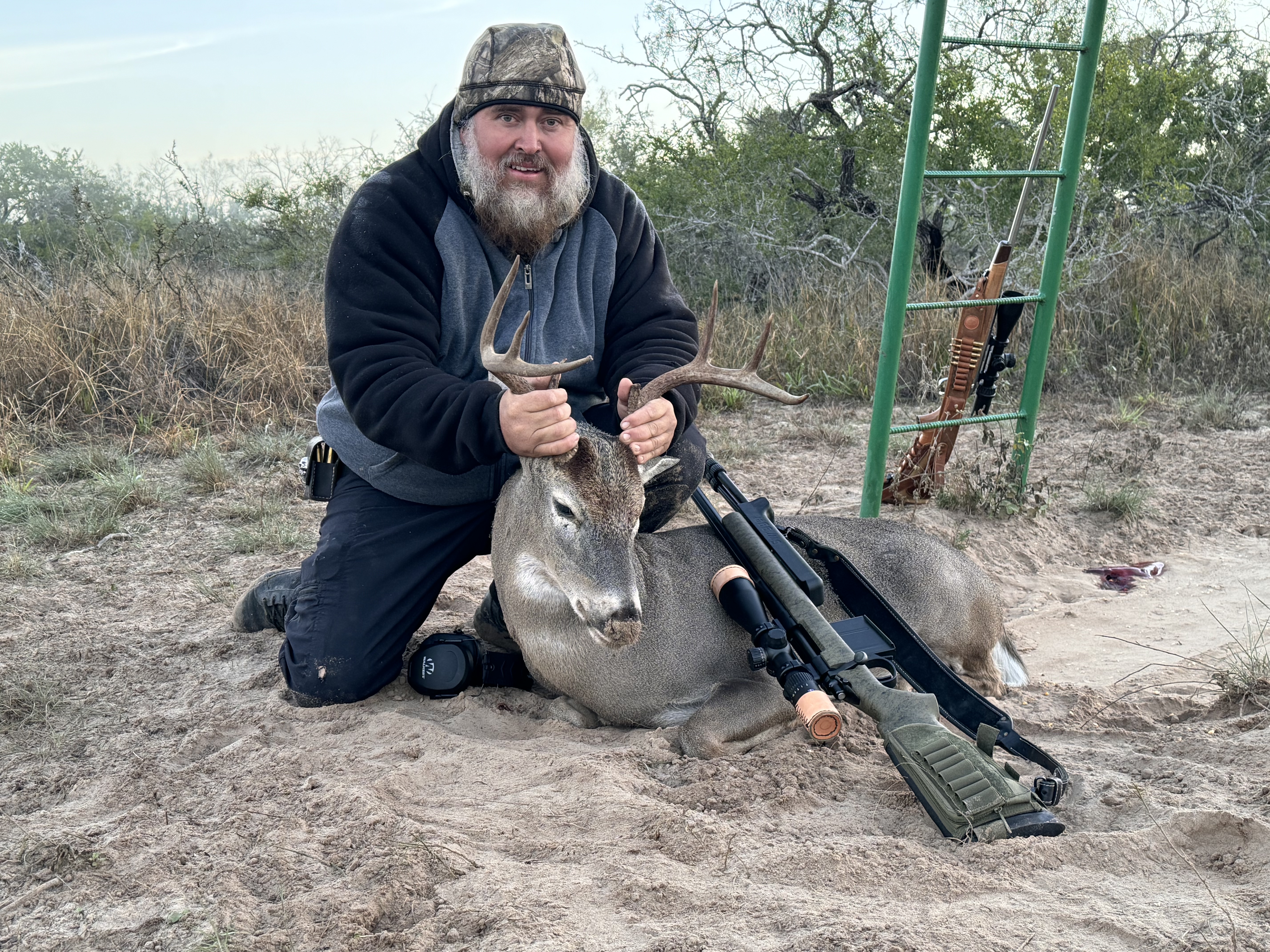 Roberto hunting